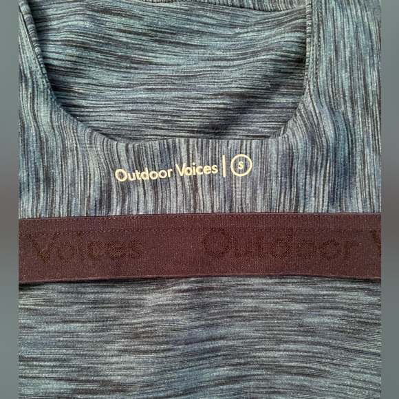 Outdoor voices cropped tank with built-in bra in blue heather. EUC - Picture 3 of 4